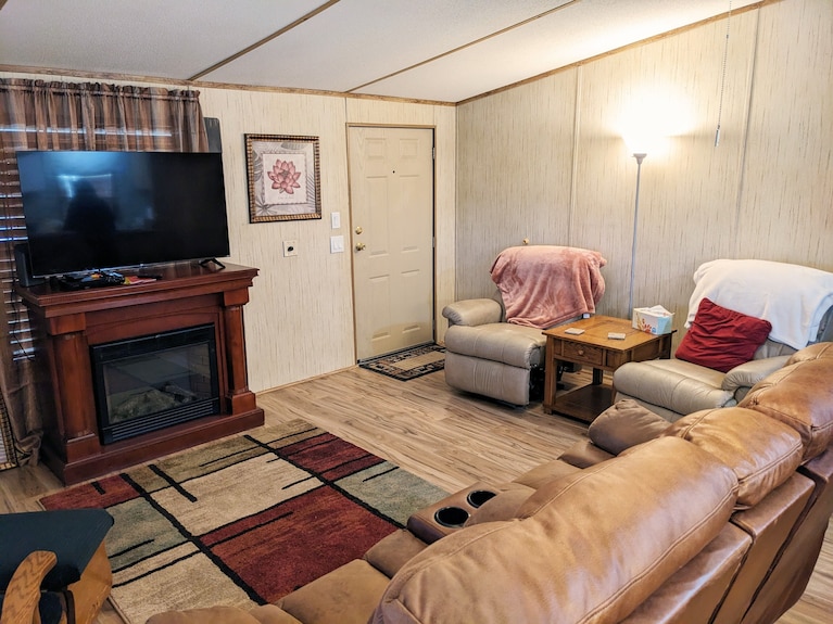 Cozy Golf Course Quarters With Amazing Freeway Access - Mesa, AZ