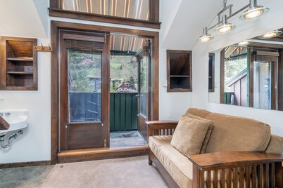 Manitou Lodge 11 Hotel Room by Alpine Lodging Telluride