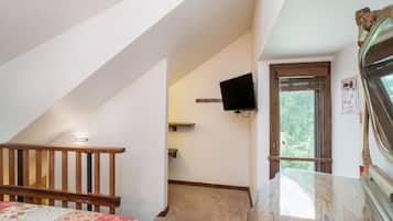 Estudio | Tabla de planchar con plancha y wifi gratis