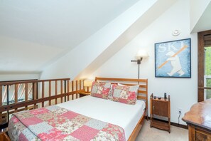 Studio | Iron/ironing board, free WiFi - Manitou Lodge 8 Hotel Room by Alpine Lodging Telluride (Telluride)