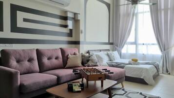 Deluxe Duplex | Blackout drapes, iron/ironing board, free WiFi, bed sheets