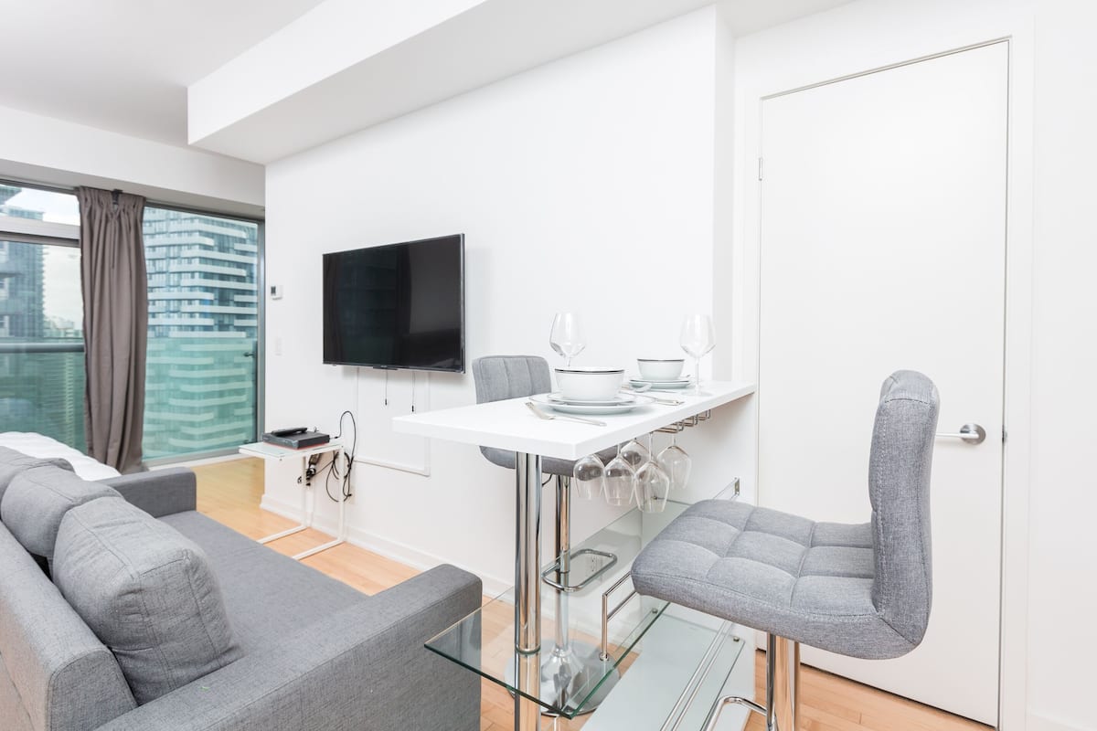 55-inch LED TV with satellite channels, TV