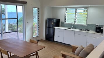 高级小屋 | 高档床上用品、办公桌、免费 WiFi、床单