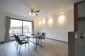 Cortinas blackout, camas plegables/adicionales gratuitas y wifi gratis