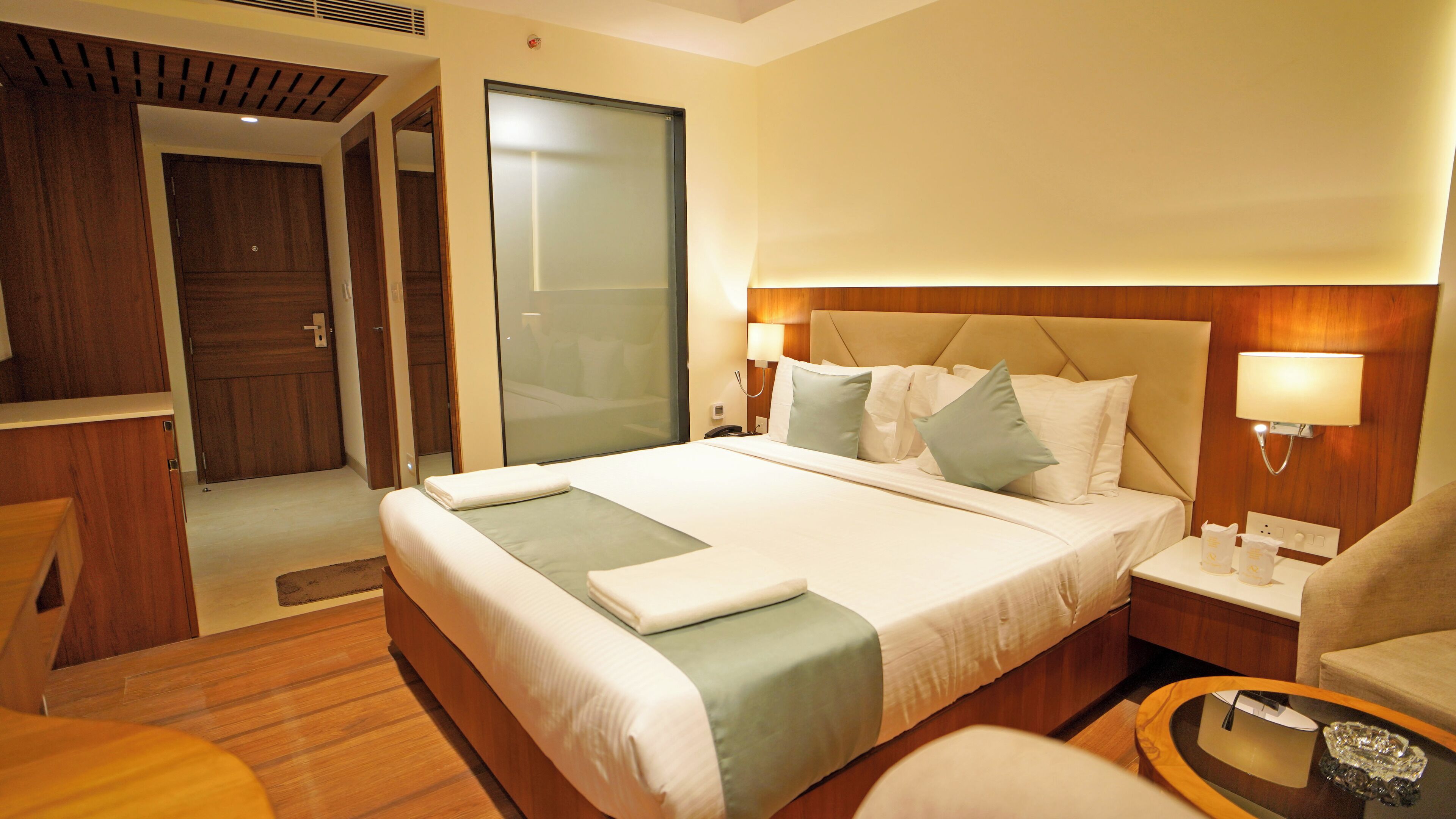 Deluxe Room | Pillowtop beds, laptop workspace, soundproofing, free wired internet