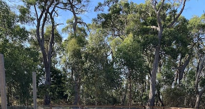 Mornington Peninsula Escape. Tennis Court, Swimming Pool & Spa
