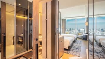 Superior Panorama | Minibar, in-room safe, desk, blackout drapes