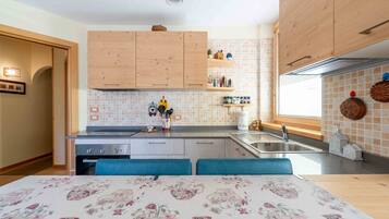 Jääkaappi, uuni, astianpesukone