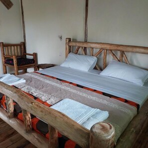 Chambre Double | Fer et planche à repasser, Wi-Fi gratuit, draps fournis