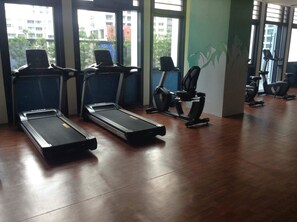 Fitness facility - Cool and Cozy studio unit in Makati (Makati)