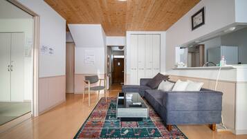 Basic Apartment | Living area | Flat-screen TV