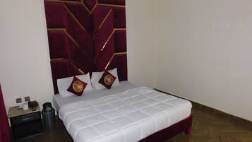 Room | Iron/ironing board