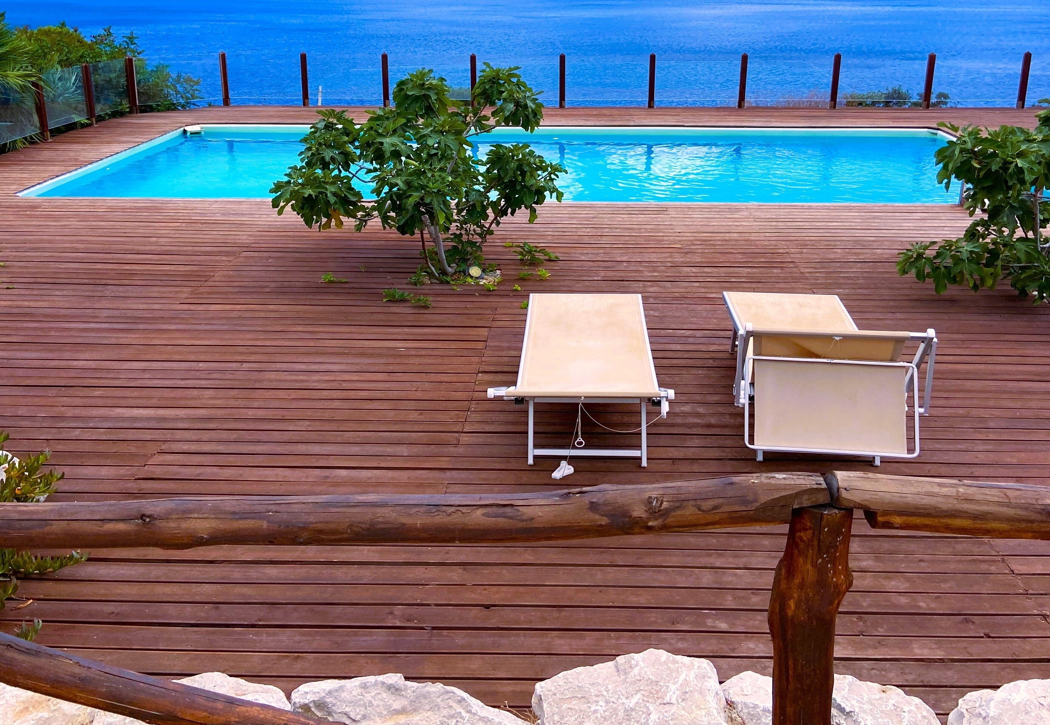 Piscina all'aperto, una piscina riscaldata