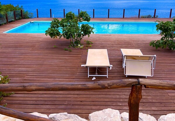 Piscine extérieure, piscine chauffée