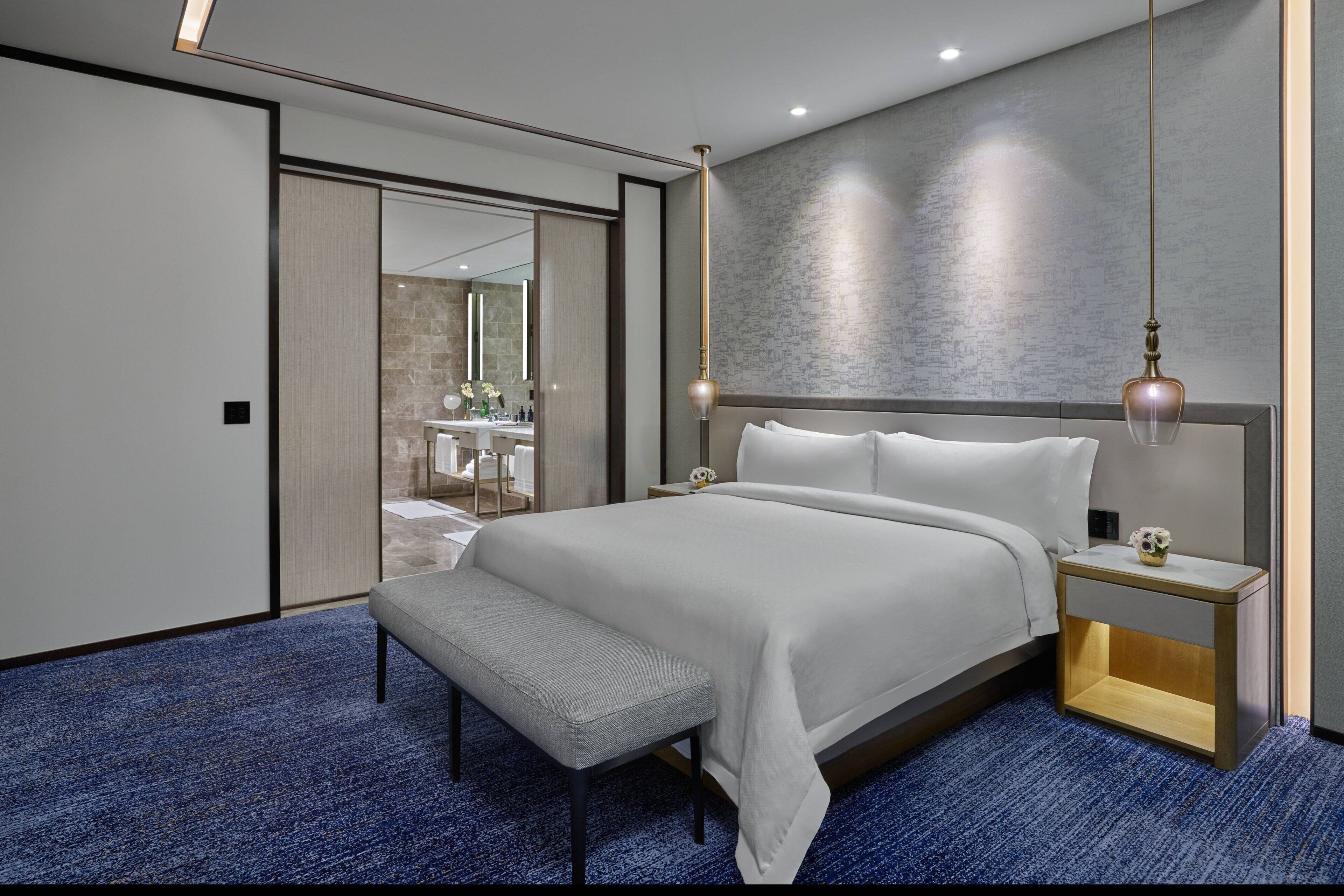 John Jacob Astor Suite | Premium bedding, down comforters, pillowtop beds, minibar
