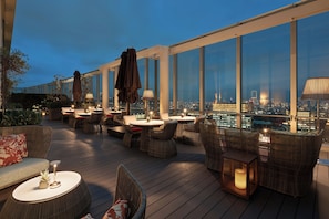 Bar lounge