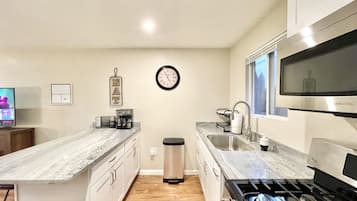 Fridge, microwave, oven, coffee/tea maker