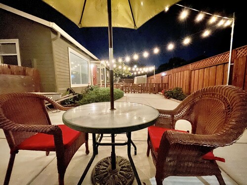 Large New Modern Guest House + Laundry + Garden
