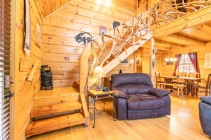 Interior - Bearway to Heaven #2 (Pigeon Forge)