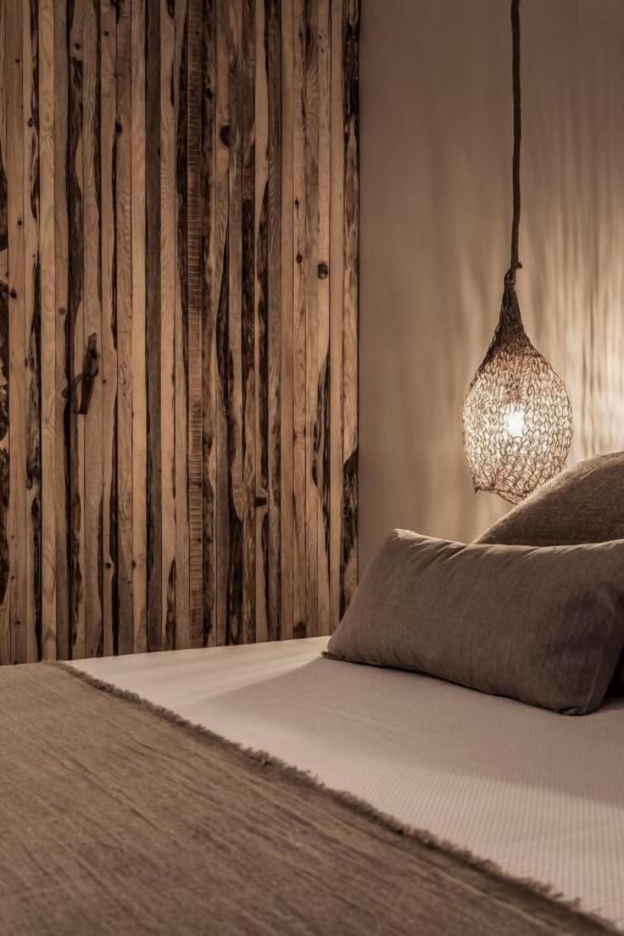 Peralatan tempat tidur premium, peti besi dalam bilik 