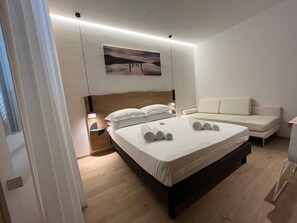 Frette Italian sheets, premium bedding, down duvets, in-room safe - Civitaloft (Civitanova Marche)