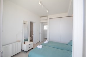 4 室のベッドルーム、アイロン / アイロン台、WiFi、ベッドシーツ