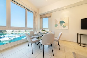 Classic-Apartment, 3 Schlafzimmer | Esszimmer