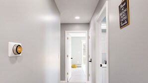 Interior - Five75 Lux - PROV Suite 1 mins away from Federal Hill (Providence)
