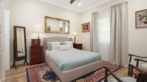 3 chambres, fer et planche à repasser, Wi-Fi, draps fournis