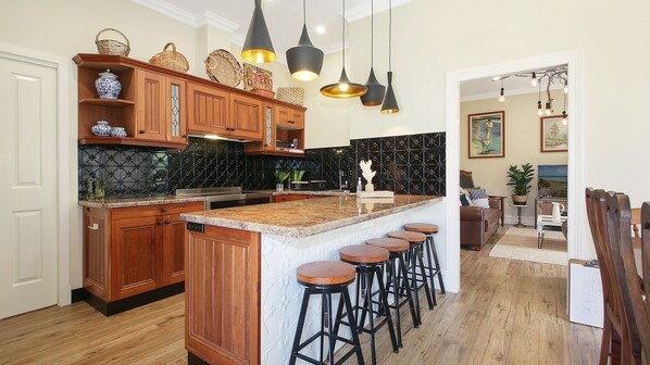 Interior - Orchard House - Gorge Views (BEECHWORTH)