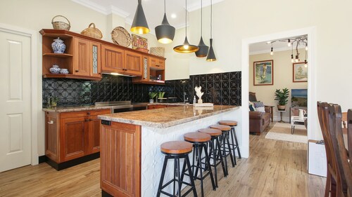 Orchard House - Gorge Views