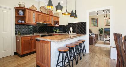 Orchard House - Gorge Views