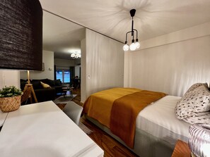 1 bedroom, desk, iron/ironing board, travel crib - Modern apartment with charm (Kehl)