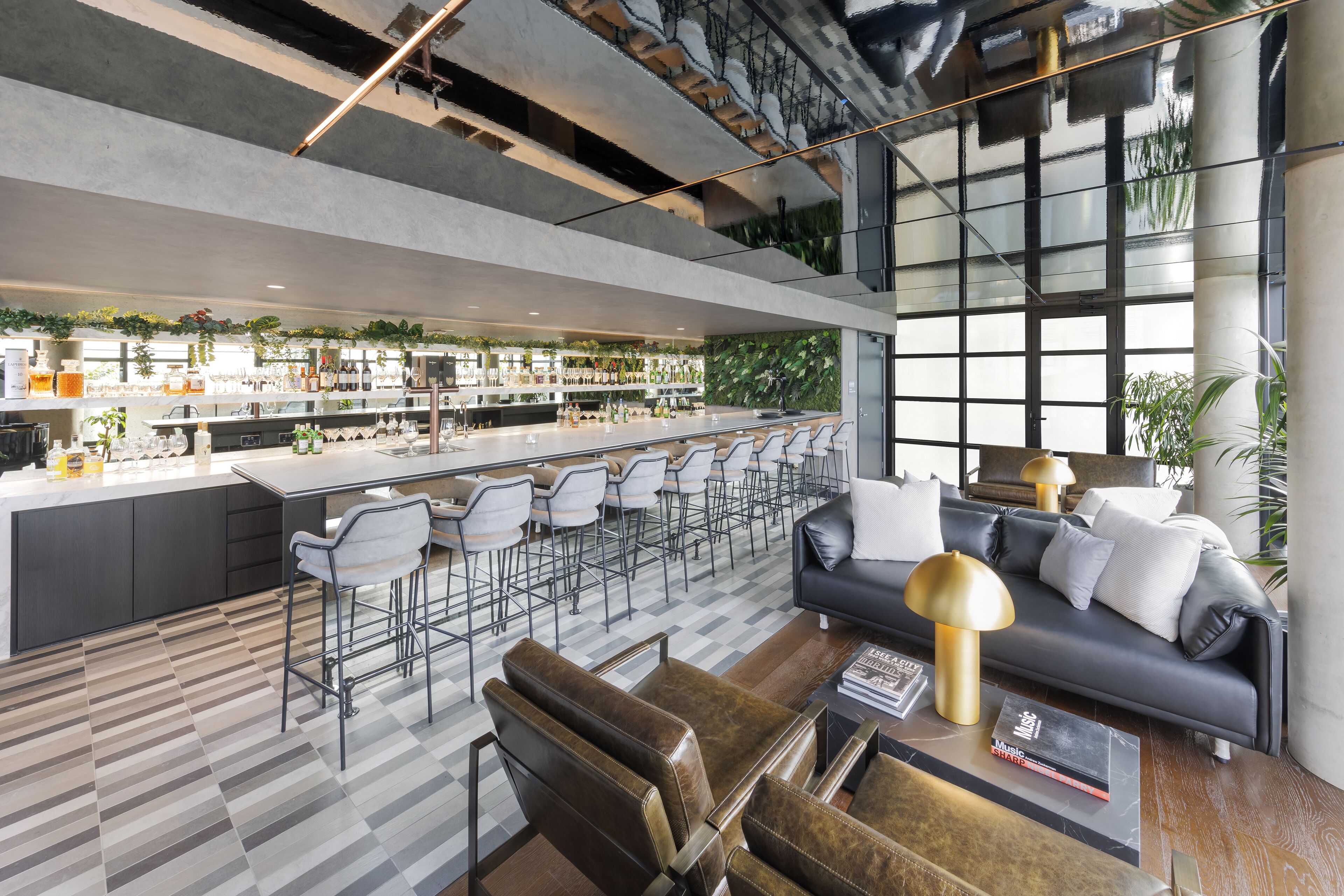 酒吧（店内）