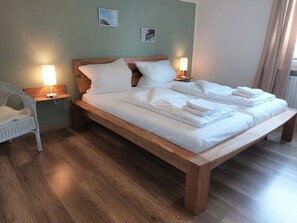 2 Schlafzimmer, Reisekinderbett, kostenloses WLAN