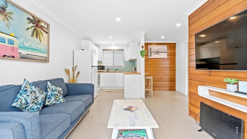 Auspray - Located in the heart of Lennox village