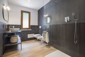 Hair dryer, towels - Villa Fani-Wellness & Relax (Malcesine)