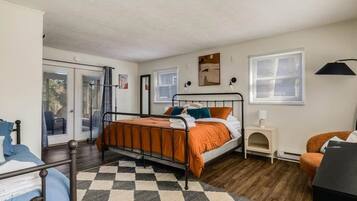 4 bedrooms, WiFi, bed sheets