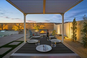 تناول الطعام بالخارج