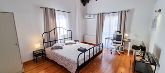 Mountains Retreat Rooms & Suites