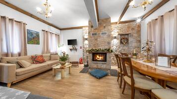 Una televisión, una chimenea, Netflix, servicios de streaming