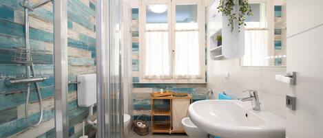 Basic-Apartment | Badezimmer