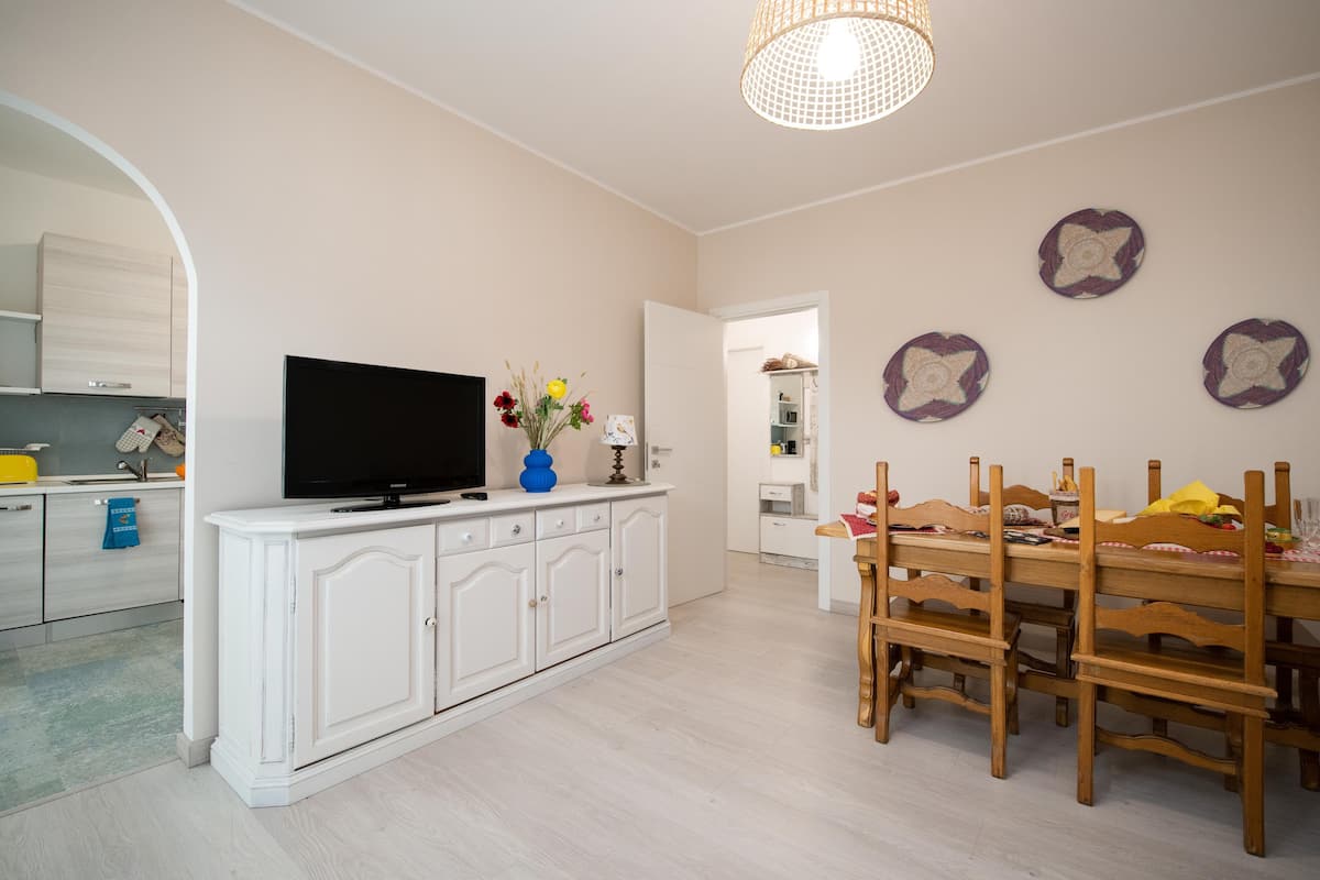 Eenvoudig appartement | 1 slaapkamer, een strijkplank/strijkijzer, gratis wifi