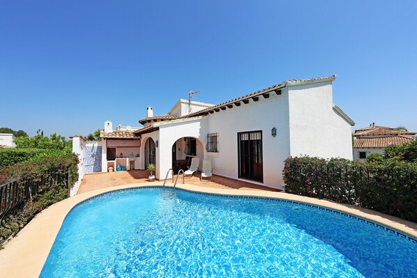 Pool - VILLA CASA BLANCA with private pool near Dénia on the Costa Blanca (Pego)
