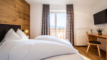 Superior Double Room | Hypo-allergenic bedding, desk, soundproofing, free WiFi