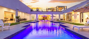 Old Town Scottsdale Luxury - Heated Pool, Spa, Rooftop Deck, Speakeasy | Limited Spr Training Avail