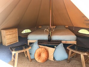 Iron/ironing board, travel cot, free WiFi, bed sheets - The Far End Surf House (Lourinha)