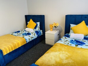 4 bedrooms, WiFi, bed sheets