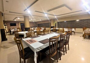 Restaurant - Park View Hotel Gulberg Lahore (Lahore)