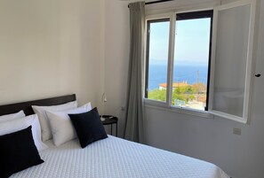 2 bedrooms, desk, iron/ironing board, Internet